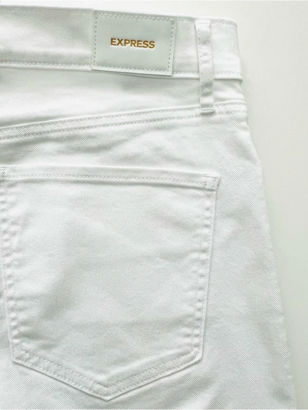 Express White High-Rise Straight Leg Distressed Ankle Jean Size 12L